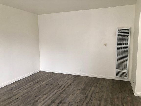 5th image of 4133 Elenda St APT A