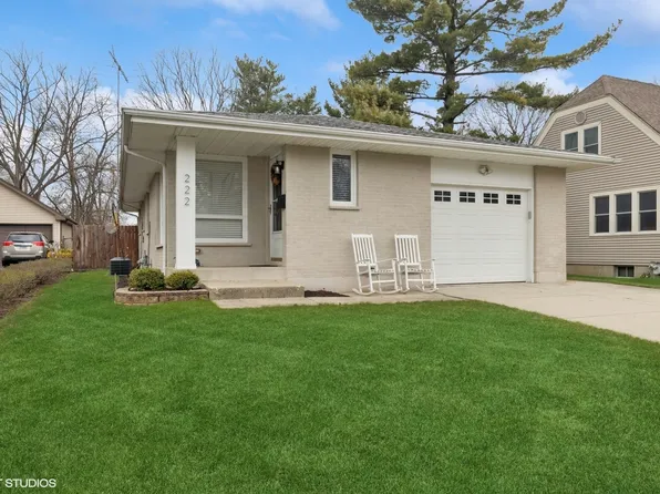222 College St, Crystal Lake, IL 60014