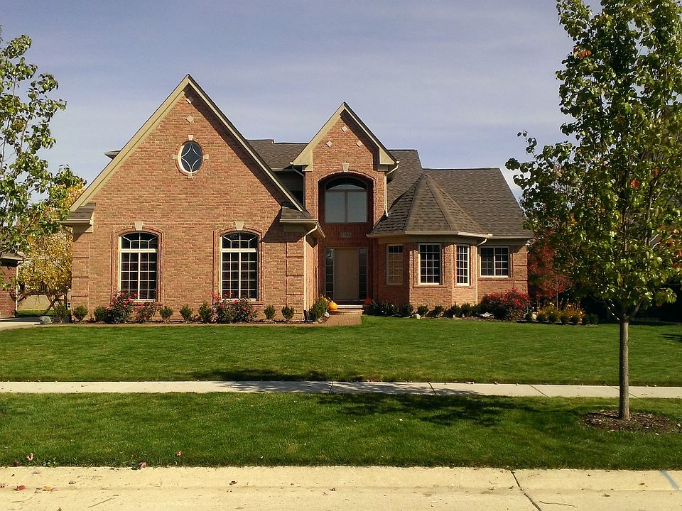 1st image of 57514 Hawthorn Dr