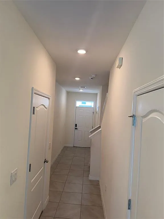 3 bed, 2.5 bath, 1673 sqft, $1,890 — Photo 2