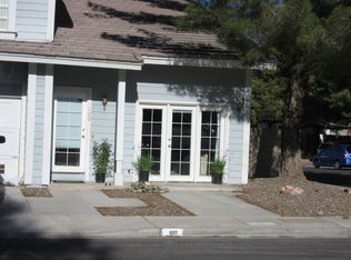 100 Huckleberry Ln, Henderson, NV 89074