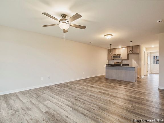 3rd image of 853 Wolf Run Park Boulevard