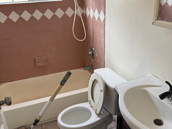 4th image of 10115 San Anselmo Ave #1