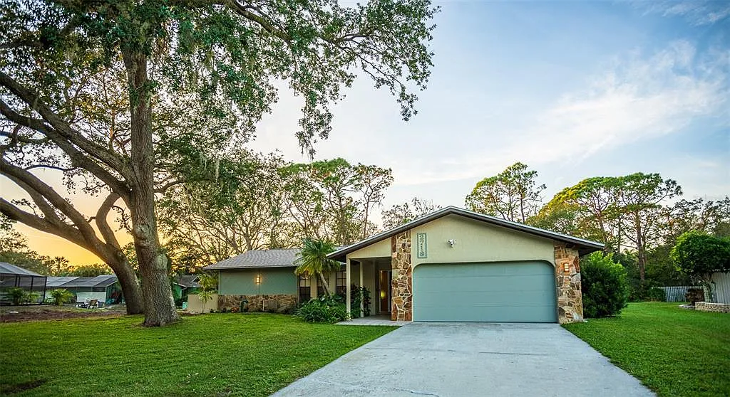3 bed, 2.0 bath, 1307 sqft, $2,900 — Photo 1