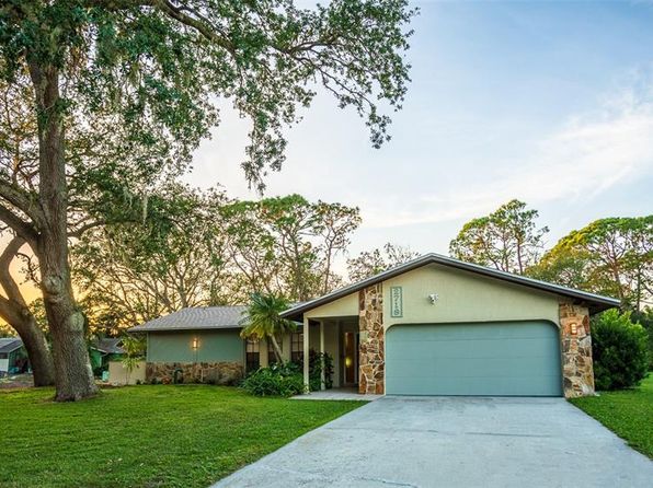 2719 Forest Knoll Dr