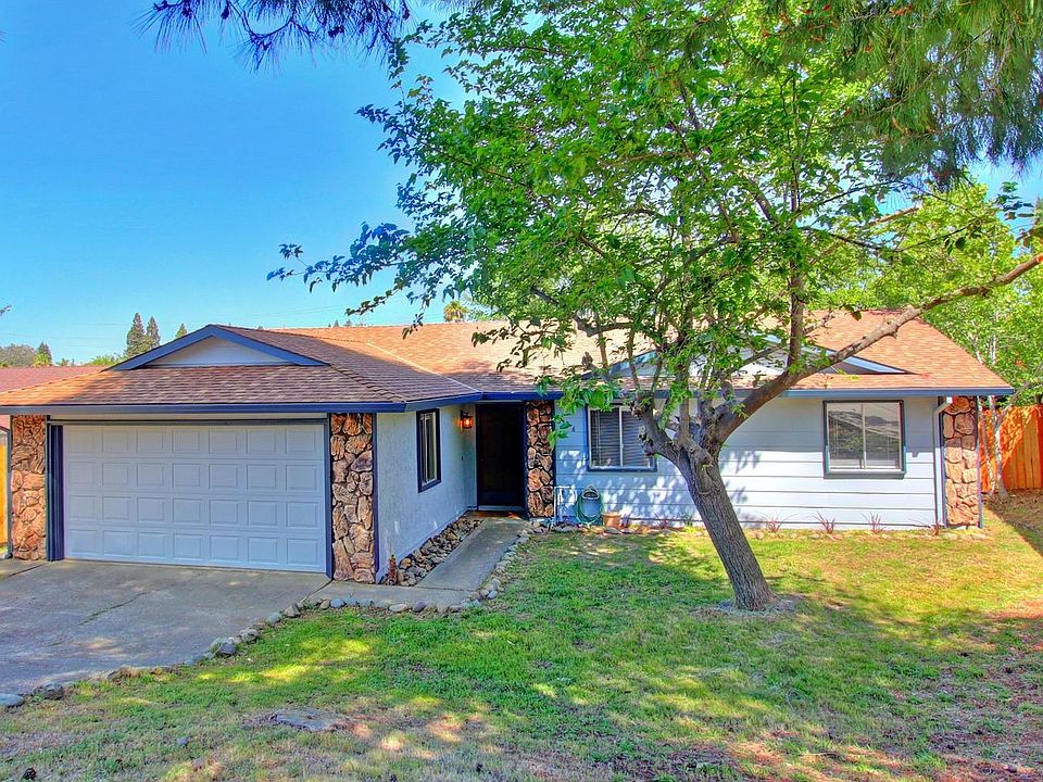 1st image of 226 Flower Dr