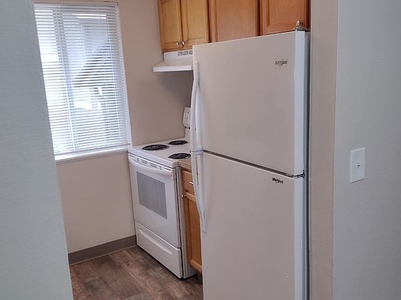 2nd image of 19705 SW Boones Ferry Rd #52