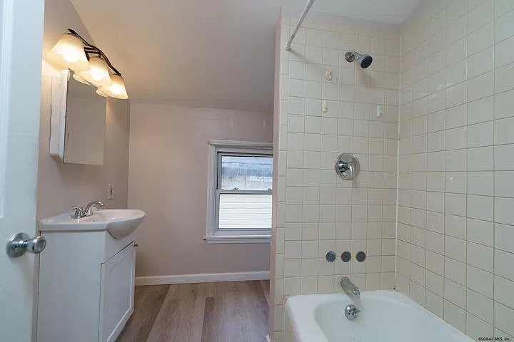 93 6th Ave — Photo 1