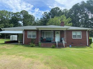 3712 Cokesbury Rd, Hodges, SC 29653