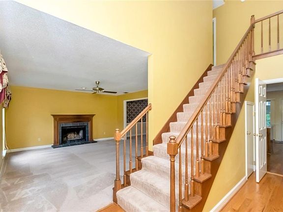 3rd image of 1220 Edinburgh Ct
