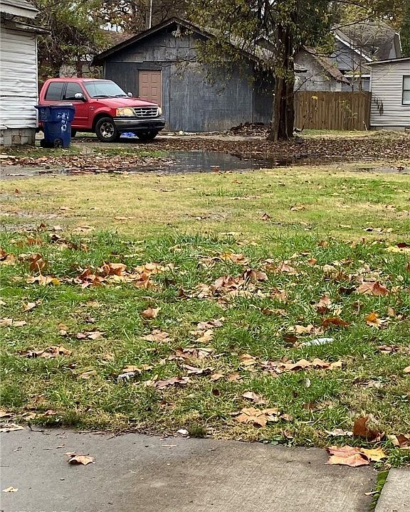 2nd image of 600 N 17th St