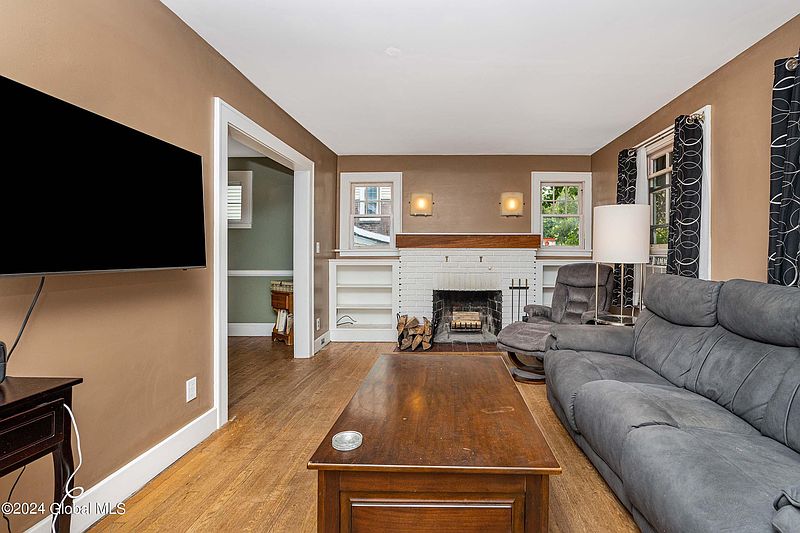 5th image of 1126 N Country Club Drive