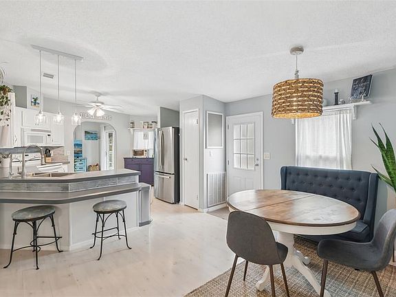 3rd image of 507 RIVER VIEW LANE