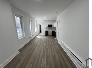 923 W 3rd St, Chester, PA 19013