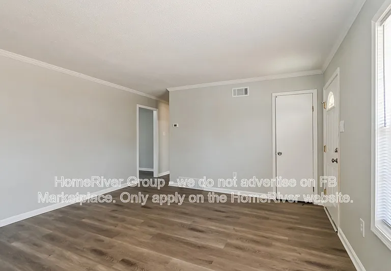 5035 Applewood Dr — Photo 2