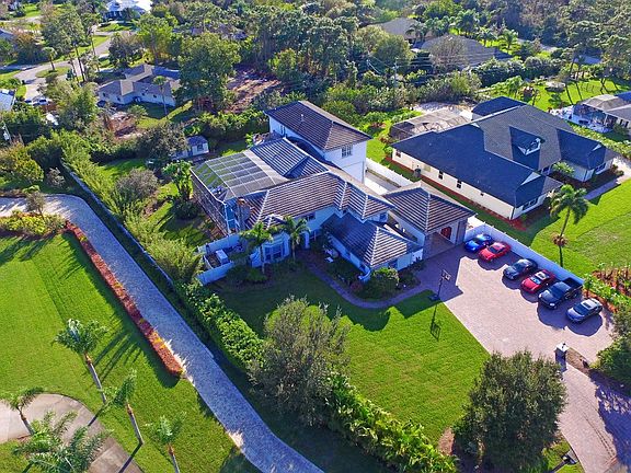 2nd image of 578 Cross Creek Cir