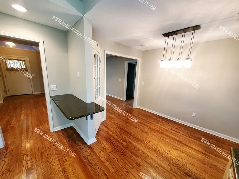 5428 Maple St — Photo 21