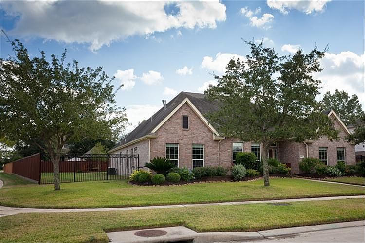 1st image of 2851 Martina Dr
