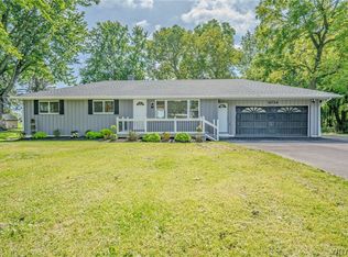 6034 Godfrey Rd, Burt, NY 14028