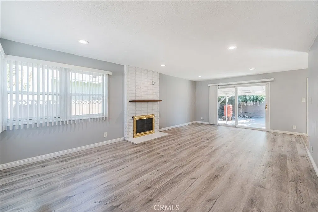 3 bed, 1260 sqft, $4,000 — Photo 2