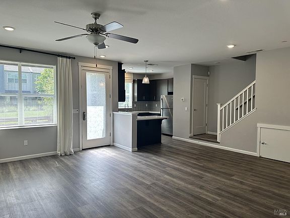 4th image of 517 Boyd Street