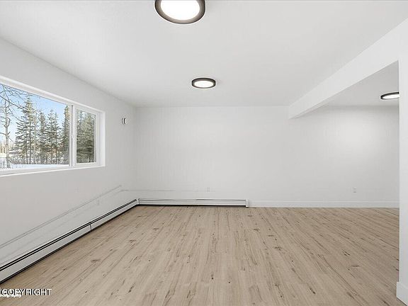 4th image of 35085 Greenwood Ct