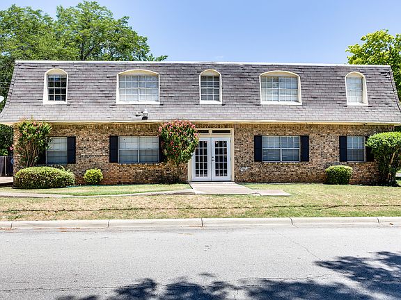 2nd image of 1132 Airline Dr APT 2