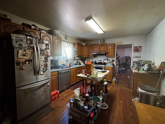 4th image of 90 Maple Ln