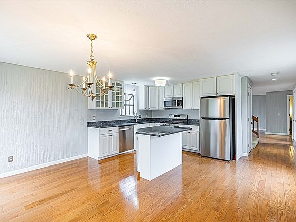 4th image of 41 Perkins Ct Unit 41