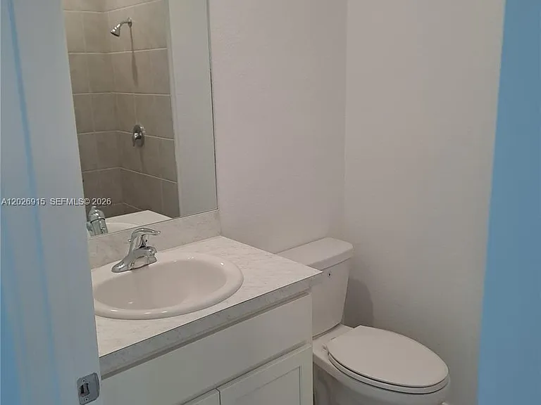 408 NE 1st Dr — Photo 12