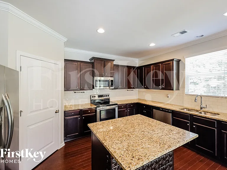 7009 Elm Crest Cir — Photo 6