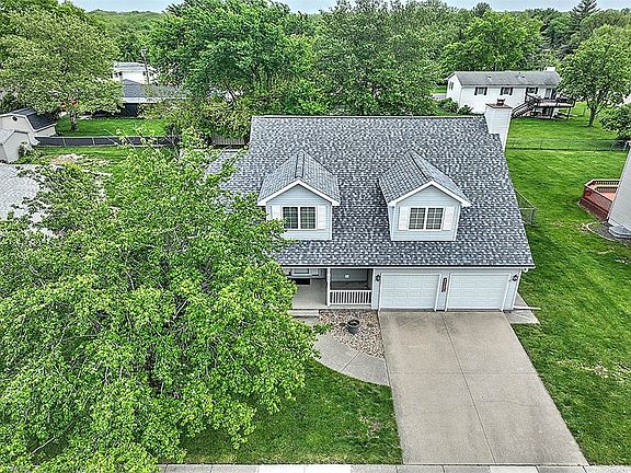 3rd image of 1414 Rich Ln
