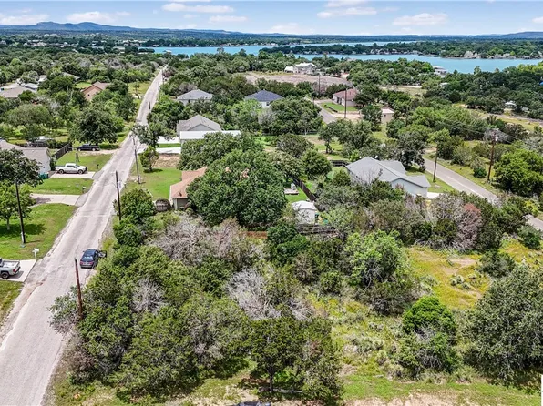 118 W Greenbriar Dr, Marble Falls, TX 78654