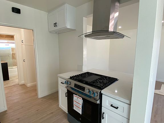 3rd image of 646 Aerick St #6