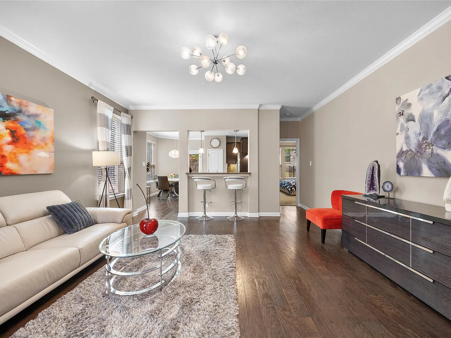 4 bed, 2.5 bath, 2326 sqft, $2,790 — Photo 2