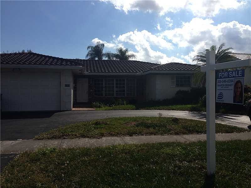 1st image of 4800 N Hills Dr
