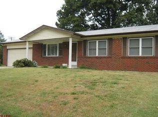 725 Norwich Dr, Saint Charles, MO 63301