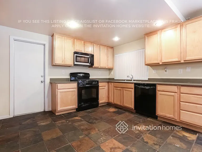 293 Aristotle St — Photo 7