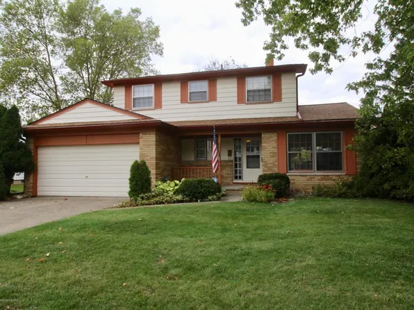 2135 Cogswell Dr, Lansing, MI 48906