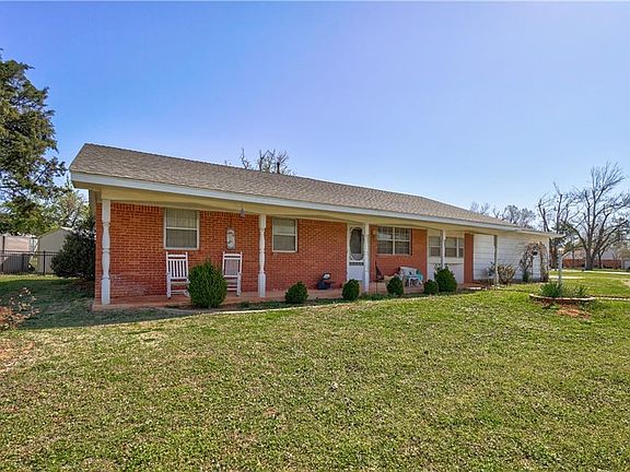 5th image of 216 S Lake Park Dr