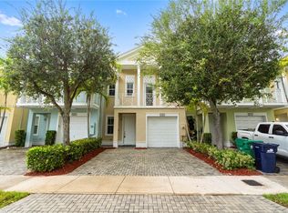 10761 NW 75th St, Doral, FL 33178