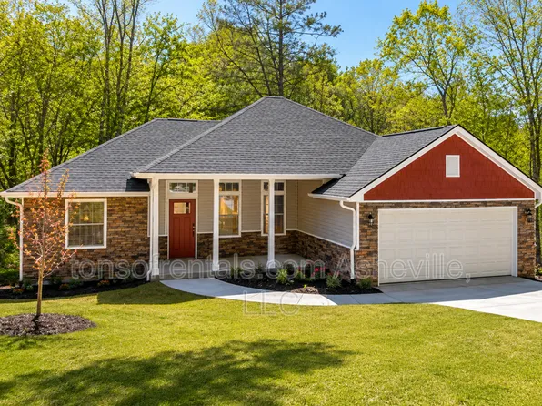 51 John Halford Ct, Hendersonville, NC 28792