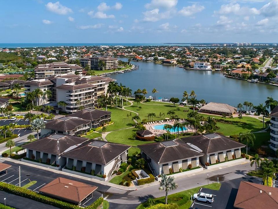 1st image of 675 Seaview Ct APT 4