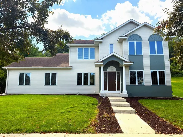 3018 Mayowood Common Cir SW, Rochester, MN 55902