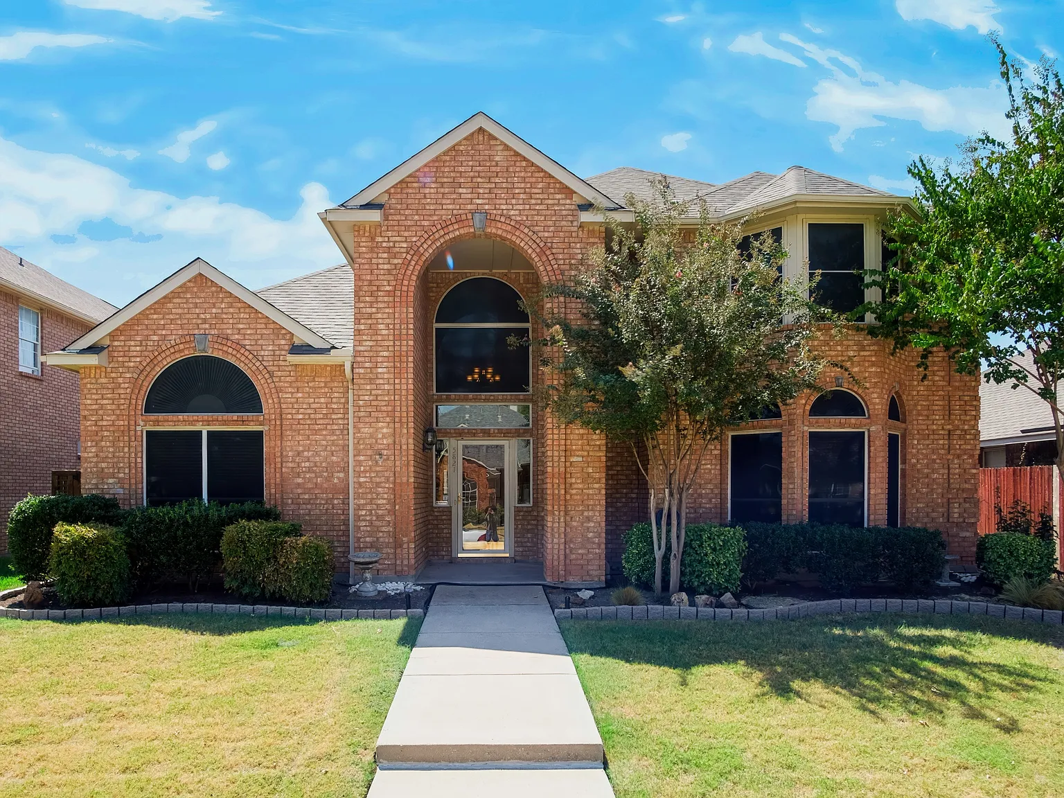 4 bed, 2.5 bath, 2490 sqft, $3,500 — Photo 1