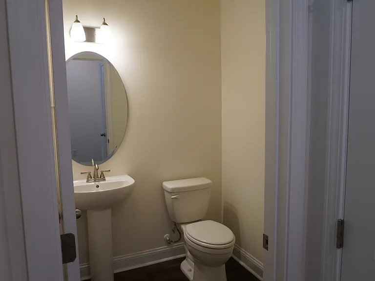 385 Buhmann Dr — Photo 7