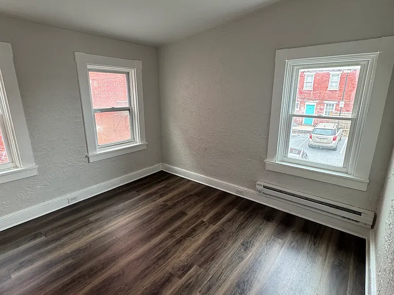 506 N Queen St #2 — Photo 3