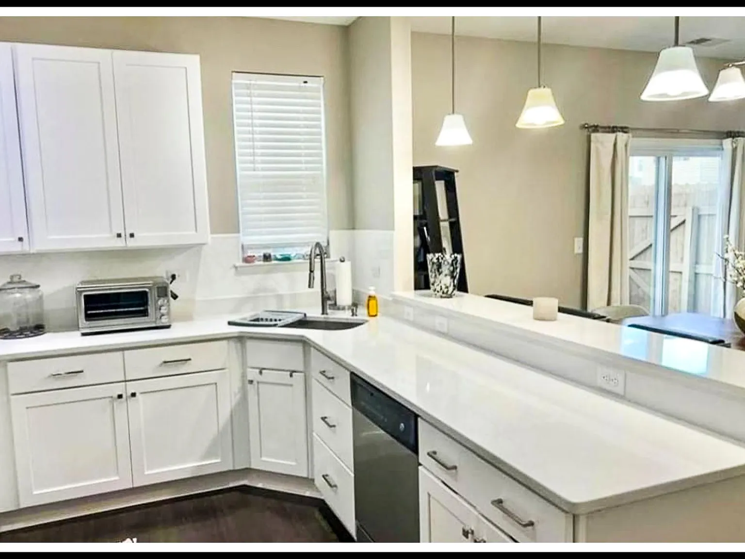 3 bed, 2.5 bath, 1802 sqft, $2,700 — Photo 4