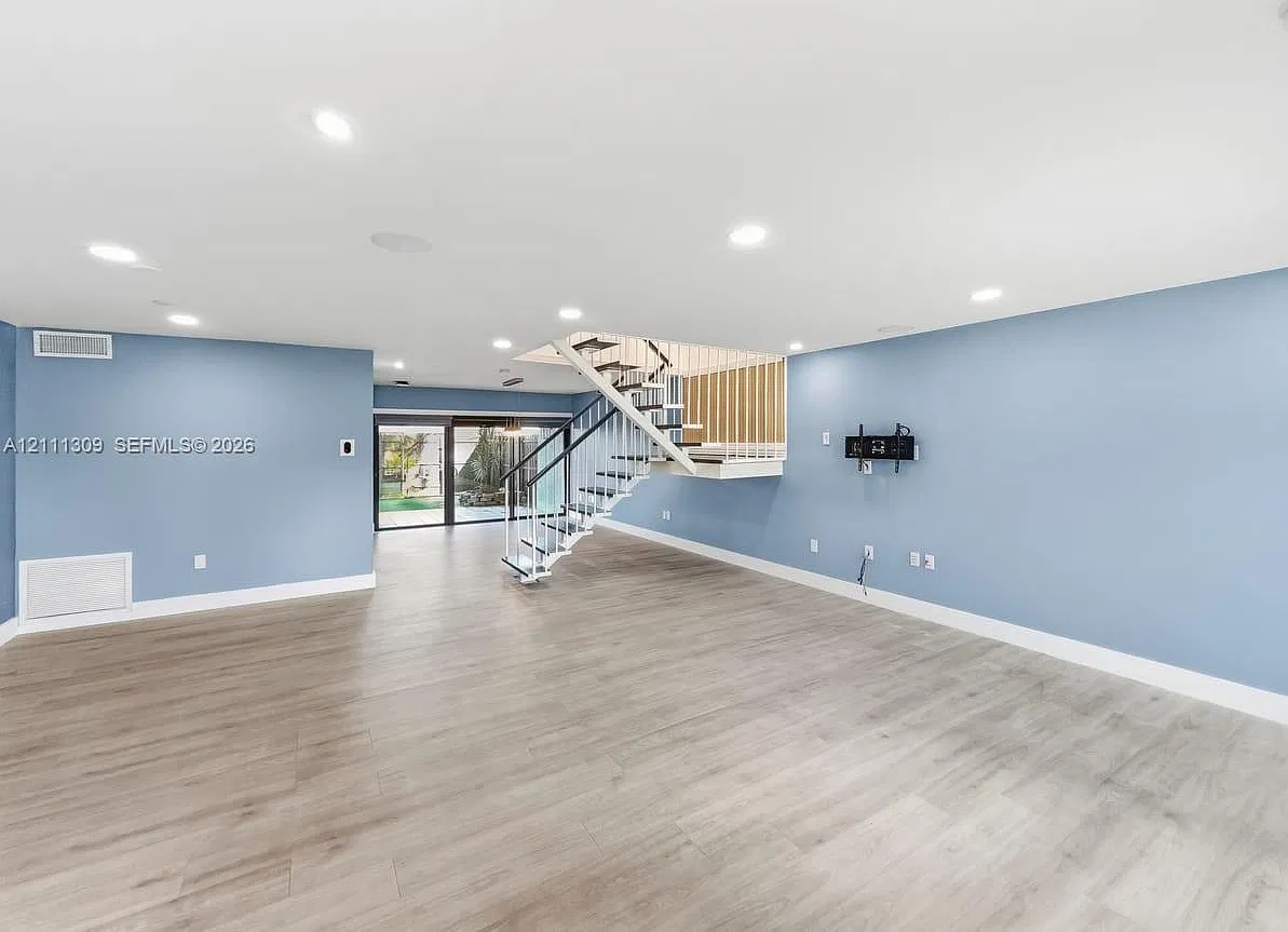 Spanish Villas Condo — Photo 4