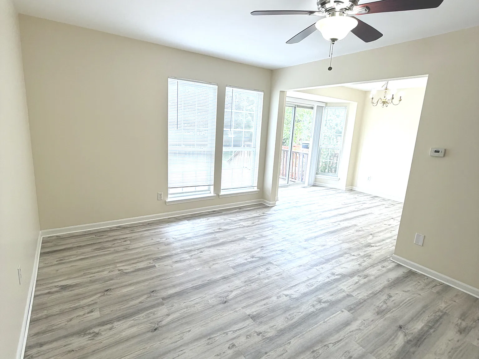 2 bed, 1.5 bath, 1121 sqft, $1,900 — Photo 4